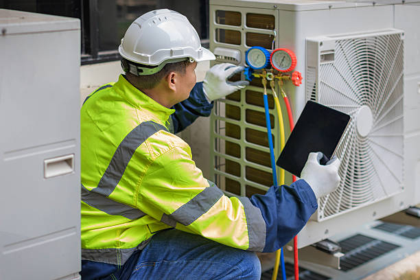 Professional Hvac Installation technician working in Churubusco, IN